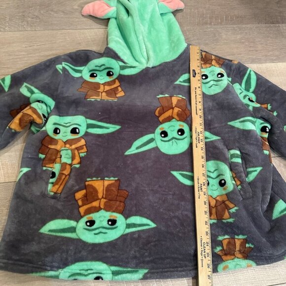 STARWARS YOUTH SNUGGIE BABY YODA ONE SIZE FITS MOST 4-10 YEARS - Picture 3 of 7